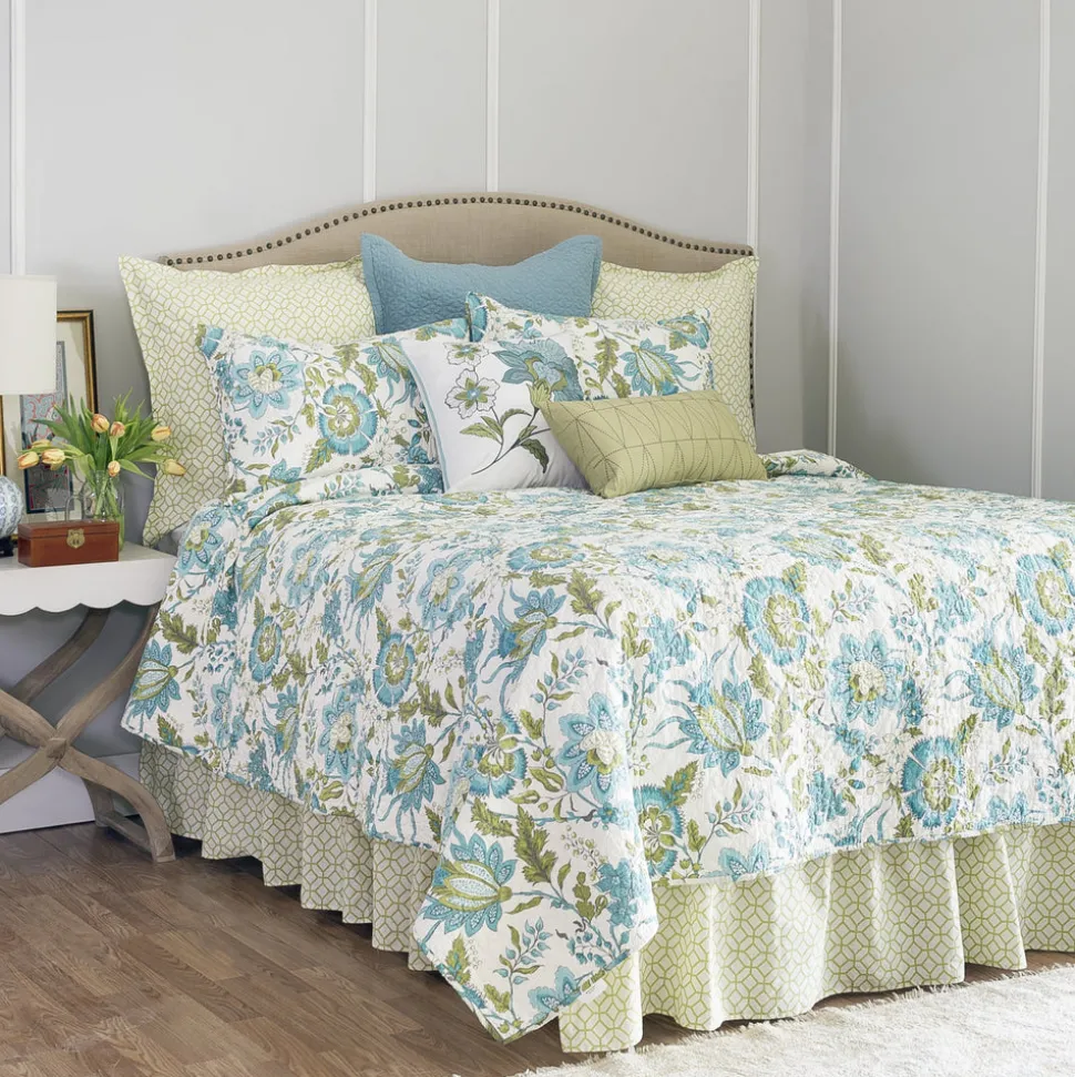 adrienne_meadow_quilt_1.webp Adrienne Meadow Quilt