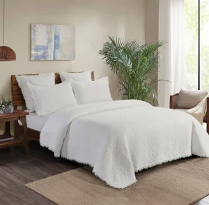 Trellis White Quilt Set